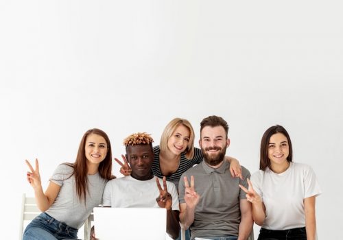copia-espacio-smiley-friends-mock-up_23-2148342071[1]
